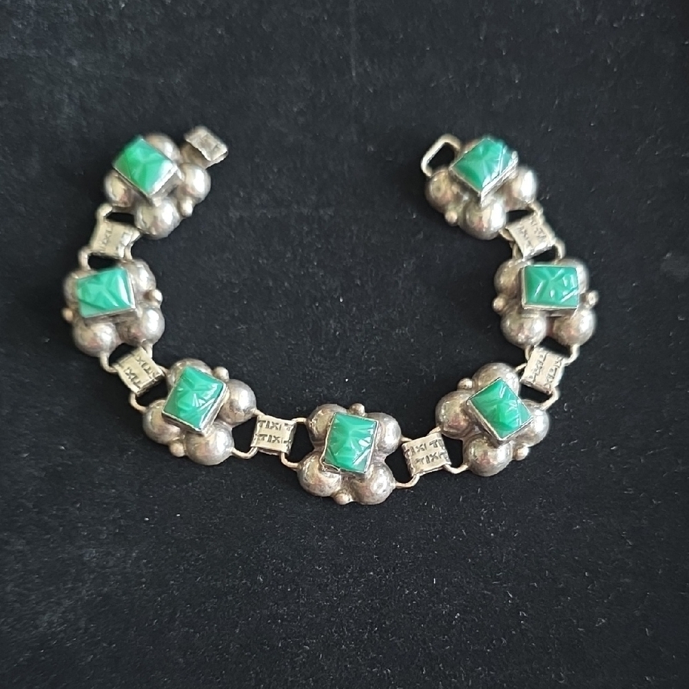Vintage Sterling Silver And Green Onyx Mexican Warrior  Women's Bracelet